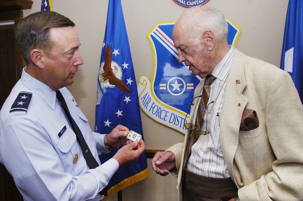 Air Force General Honors Retired Colonel for Rescue Mission During Vietnam War