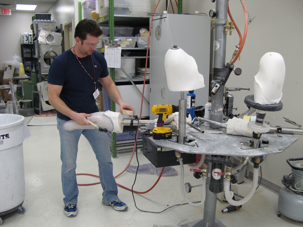Prosthetic Technician Ensures Proper Fit for Servicemember's Prosthetic