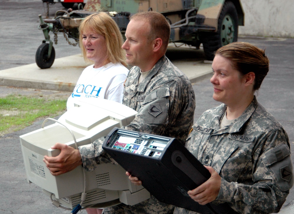 Soldier's Mother Receives Computer to Stay Connected During Deployment