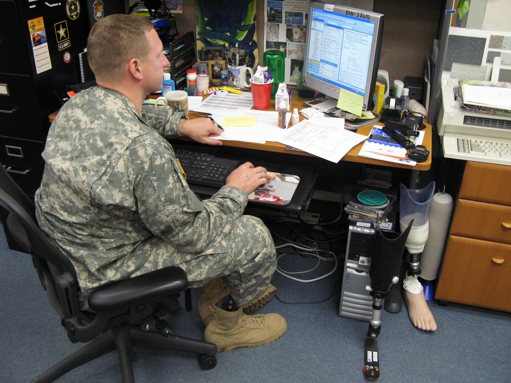 Army Major Oversees New Amputee Care Center at Walter Reed