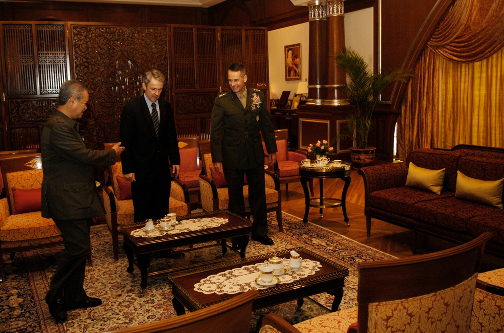 U.S. Military Leaders Meet with Malaysian Prime Minister