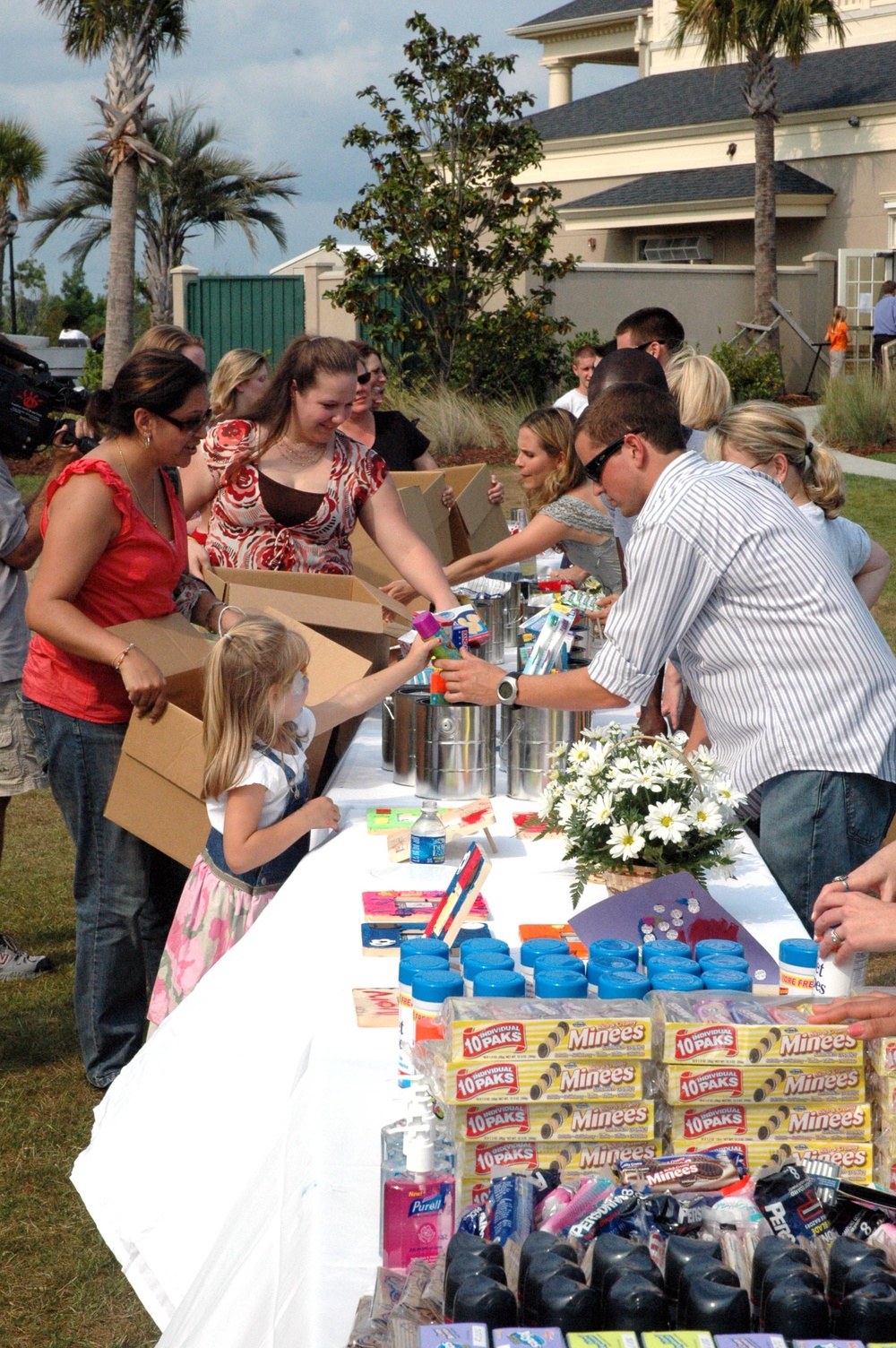 Lifetime's 'Army Wives' Cast Hosts Real-Life Counterparts for Pampering Day in Charleston