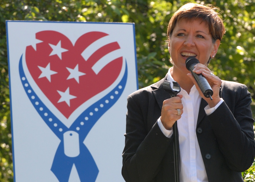 Defense Official Addresses Crowd at Patriotic PGA Tournament Opening