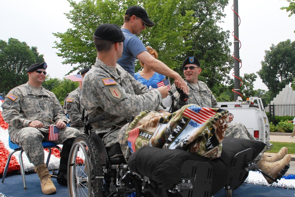 Gary Sinise Honors Wounded Warriors at National Memorial Day Parade