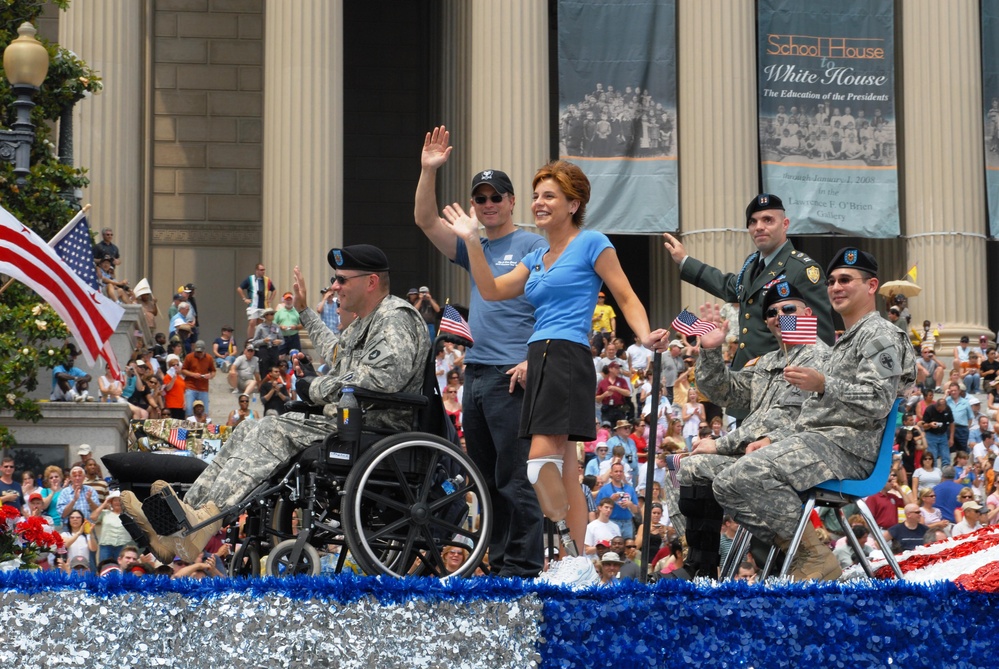 Wounded Warriors and Gary Sinise Lead National Memorial Day Parade