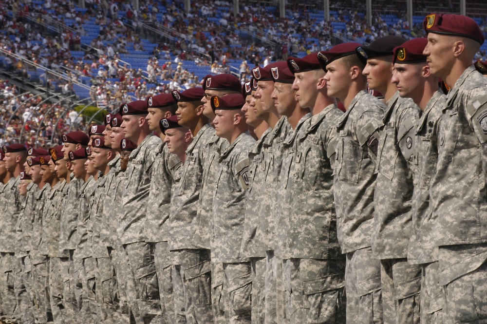 Paratroopers Honor U.S. Military at Coca-Cola 600