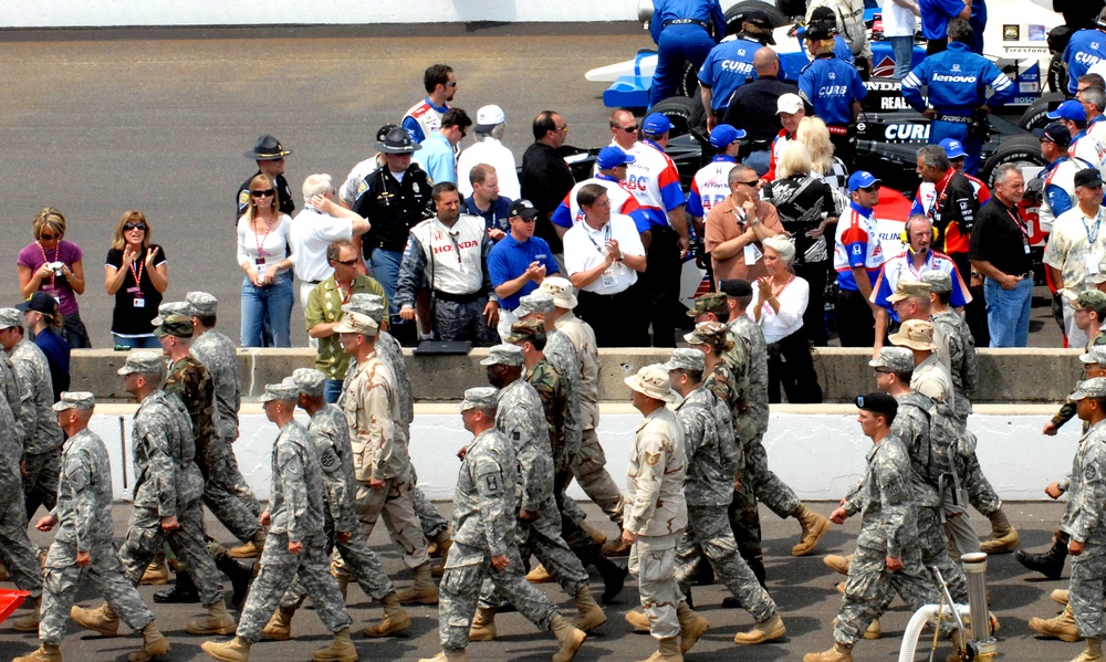 DVIDS News America Supports - 1000w Q95 