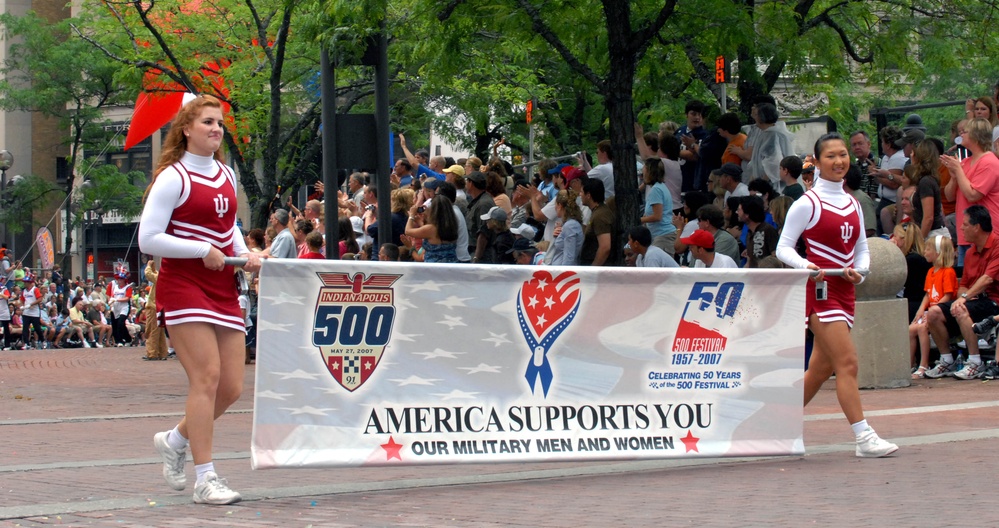 Indiana University Cheerleaders Support U.S. Troops at Indy 500 Parade