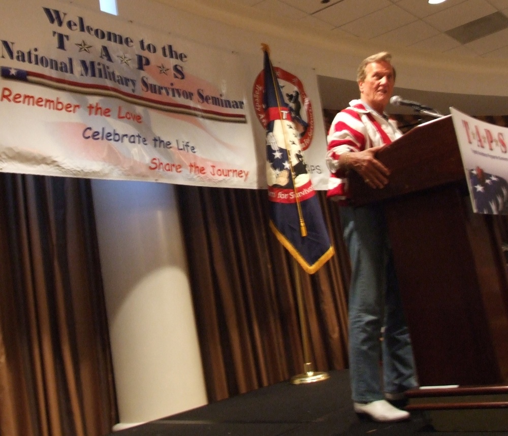 Pat Boone Visits TAPS National Good Grief Camp for Young Survivors