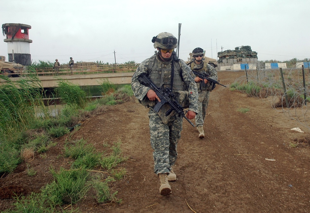 Soldiers Search for Missing Comrades in Iraq