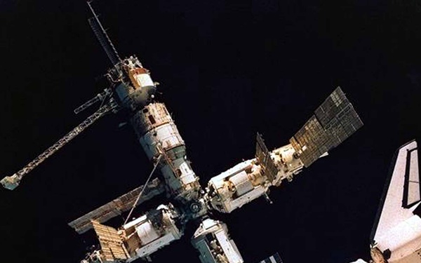 U.S. Space Shuttle Atlantis Undocks from Aging Russian Space Station Mir