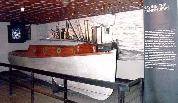 Danish Boats Evacuate Jews to Sweden During WWII