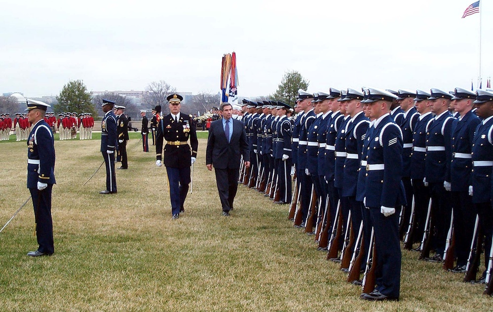 Wolfowitz Inspects Troops at Pentagon Welcoming Ceremony