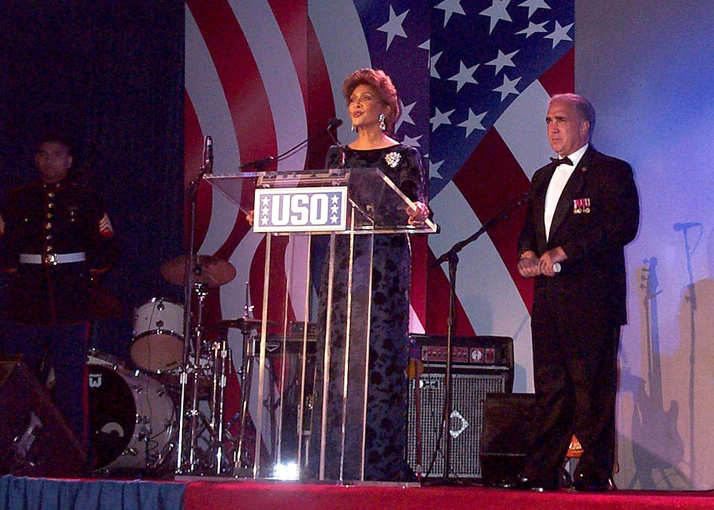 Retired Army General Honors Bob Hope, Film Industry for Supporting Troops