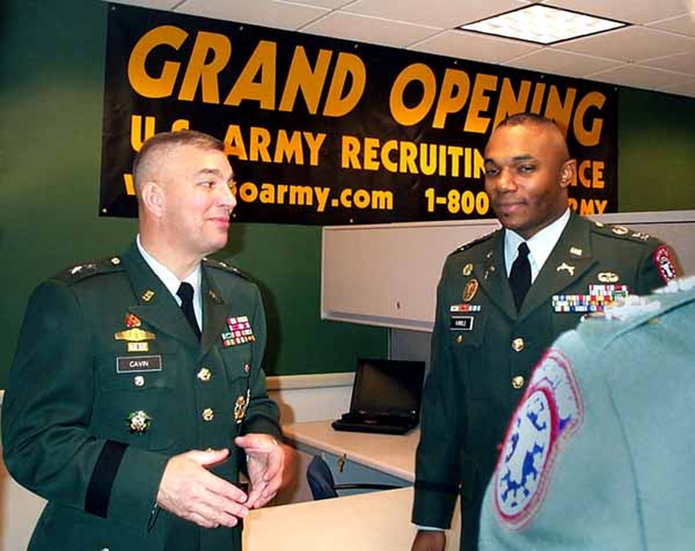 DVIDS - Images - Military Expands High-Tech Recruiting Efforts at ...