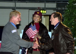 Defense Secretary Hosts Medal of Honor Recipient at Holiday Tour 2000 in Germany