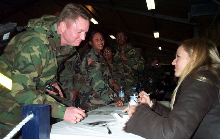 Jewel Entertains Troops Overseas During Holiday Season