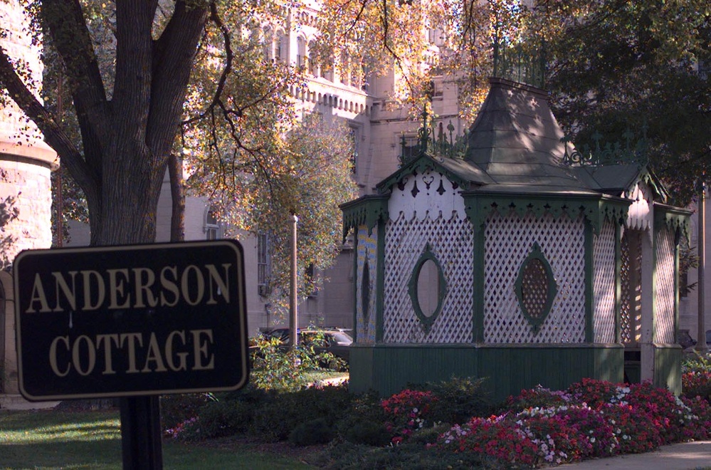 Lincoln's Gazebo: A Peaceful Retreat for Father and Son
