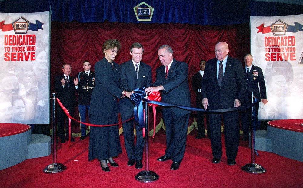Pentagon Opens USO Corridor, Celebrating Defense Department-USO Partnership