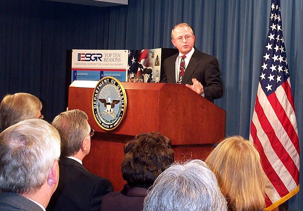 Employers Honored for Supporting National Guard and Reserve