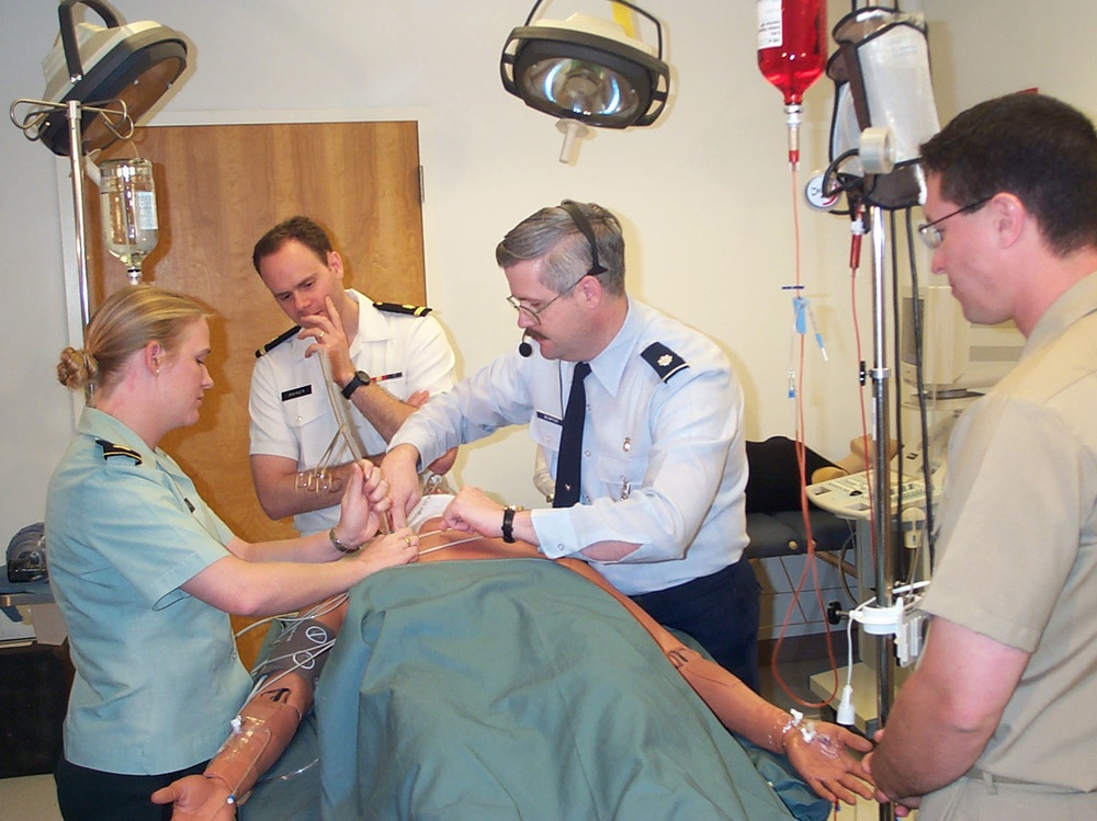 Air Force Doctor Trains Medical Students on Chest Tube Insertion