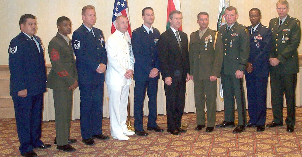 Military Leaders Pose for Photo in Oman