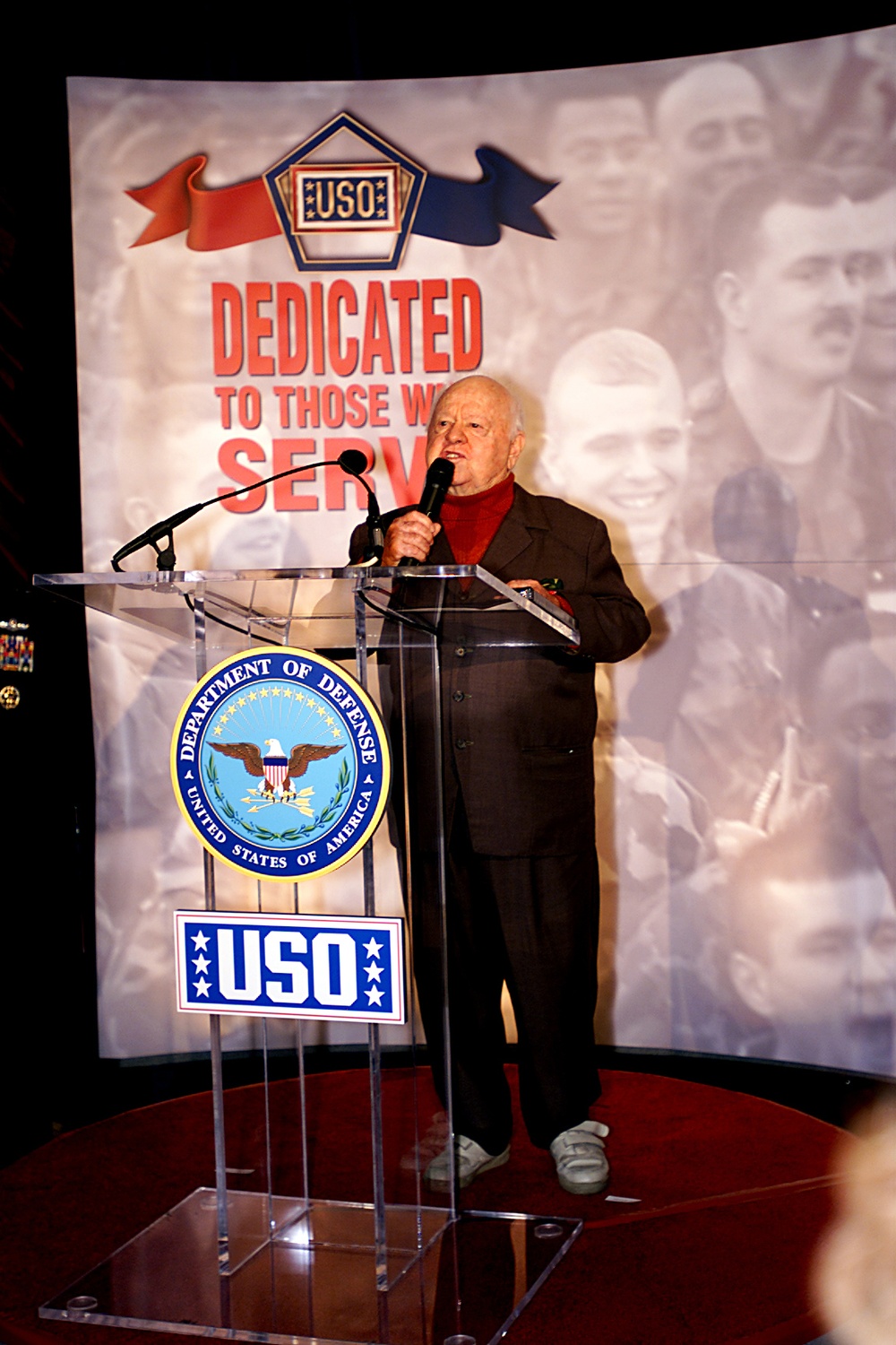 Veteran Actor Mickey Rooney Honored at Pentagon USO Dedication