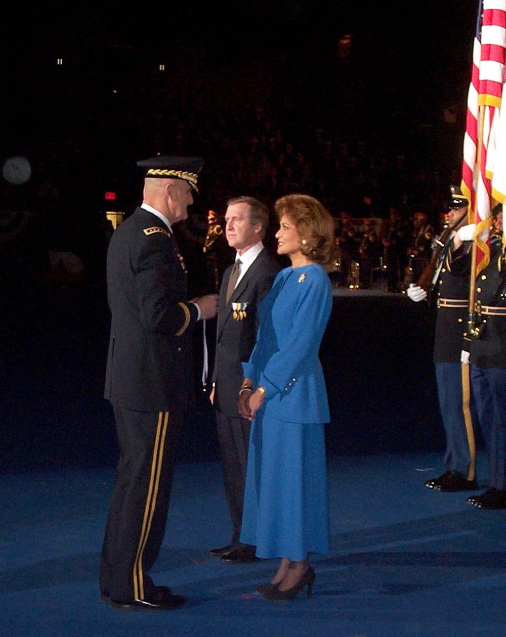 Shelton Honors Outgoing Defense Secretary Cohen with Distinguished Service Award