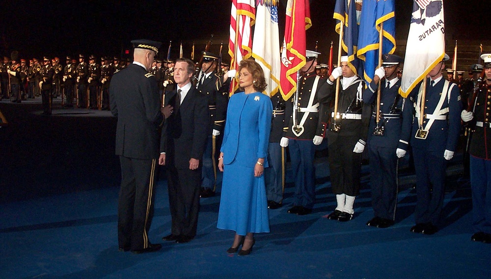 Shelton Honors Cohen and Wife at Farewell Review