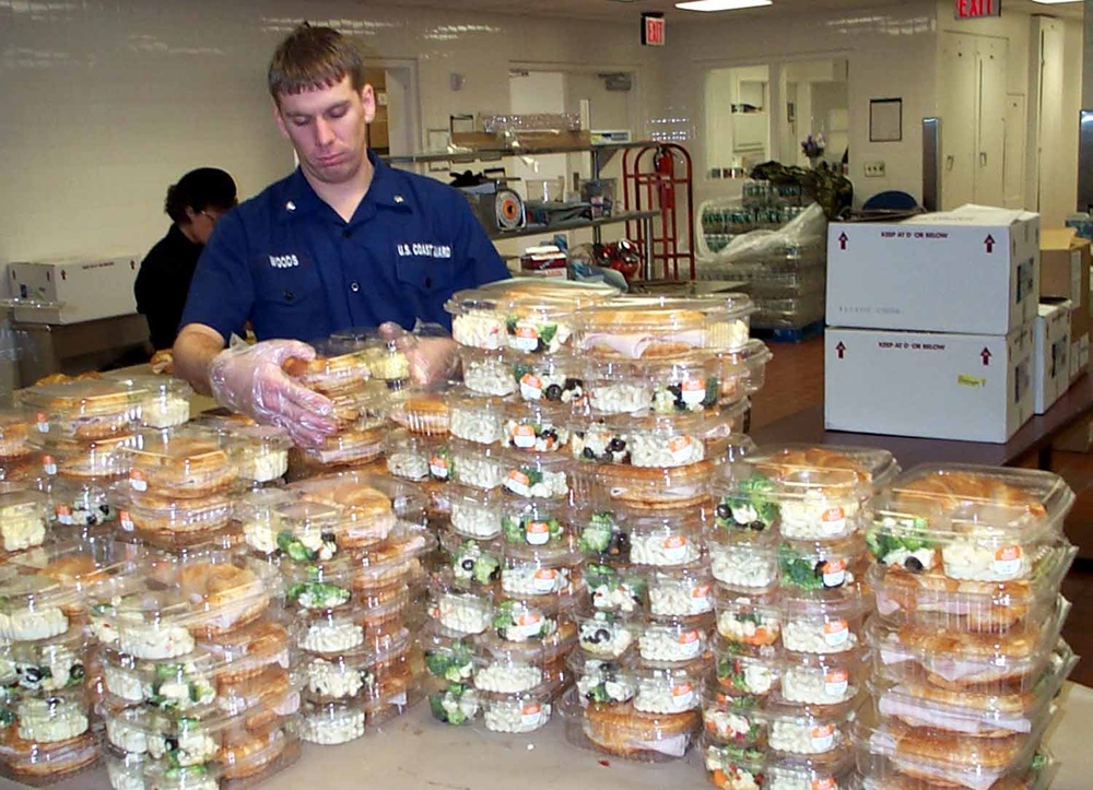 Coast Guard Yeoman Preps Inaugural Lunches