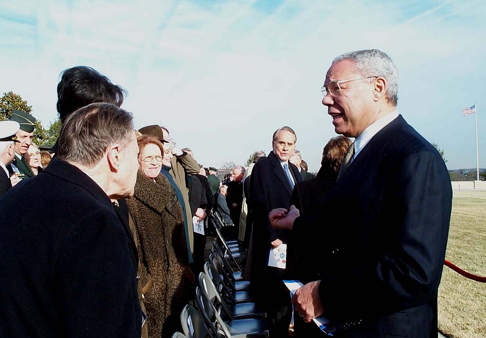 Dole, Powell, and Weinberger Attend Pentagon Ceremony