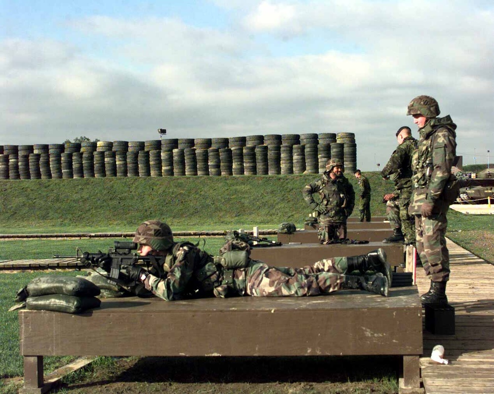 U.S. Soldier Trains with Danish Weapon in Bosnia