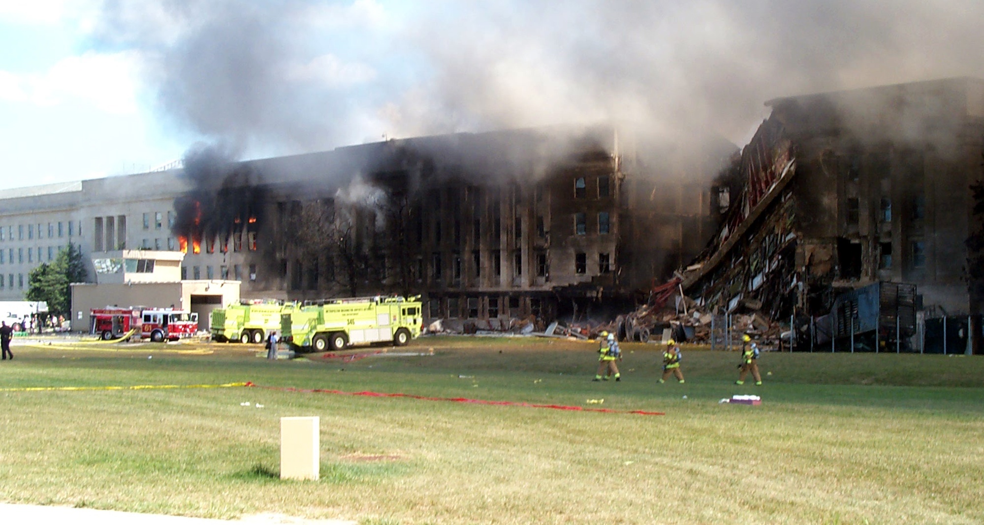DVIDS - Images - Firefighters Battle Blaze at Pentagon After Plane Crash on 9/11 [Image 8 of 8]