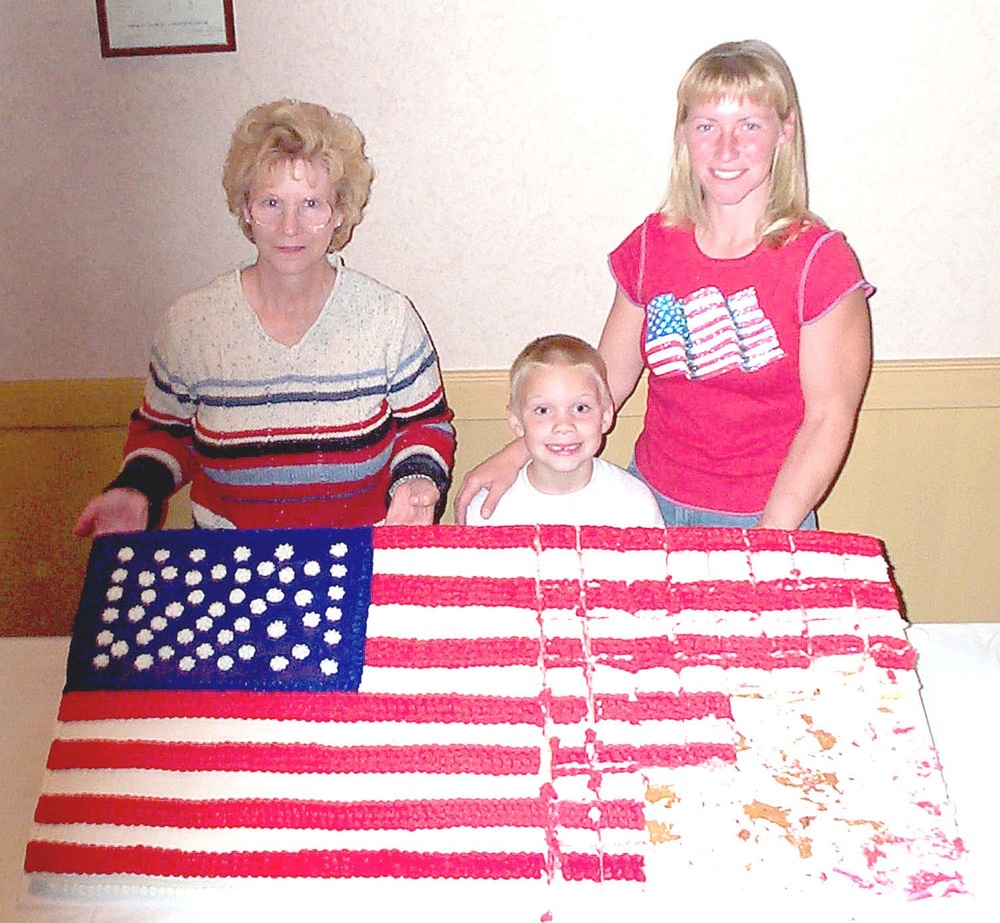 West Virginia Woman Bakes Patriotic Cake to Honor 9/11 Victims