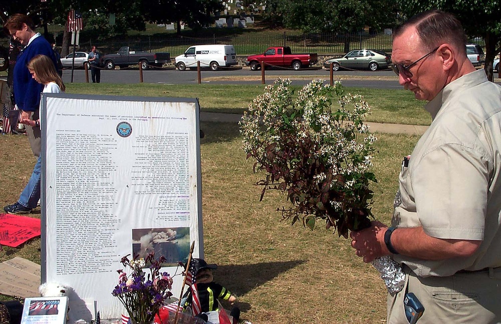Retired Air Force Major Honors 9/11 Victims at Pentagon Memorial