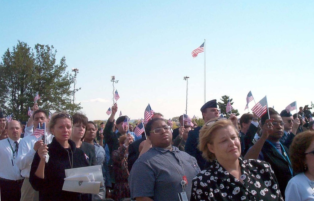 Thousands Mourn Victims of Pentagon Attack
