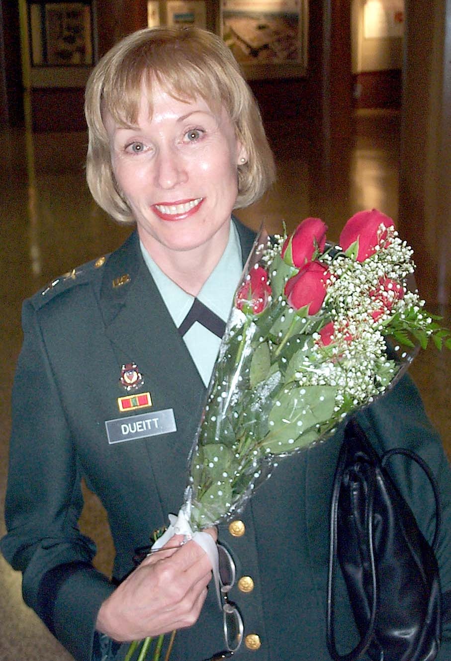 Army Reserve General Honored with Donated Roses