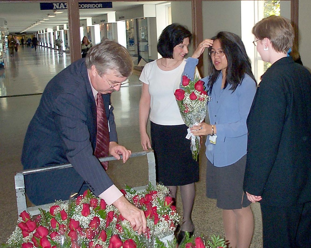 Fallbrook Girls Raise Over $1,100 for Pentagon, Distribute Roses to Building Workers