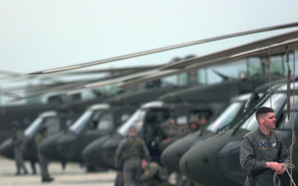 UH-60 Black Hawks Deploy to Albania for NATO Operation Allied Force