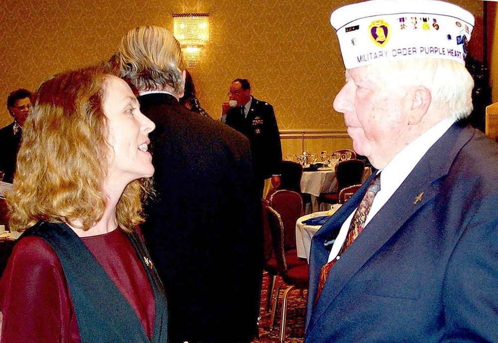 Korean War POW Veteran Meets with Coalition of Families President