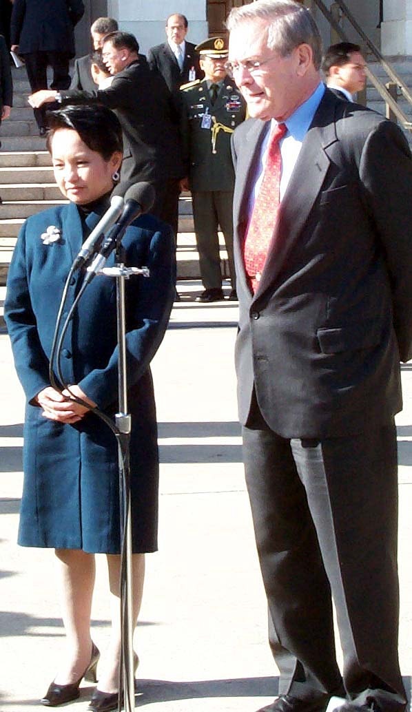 Rumsfeld, Philippine President Macapagal-Arroyo Meet the Press at Pentagon