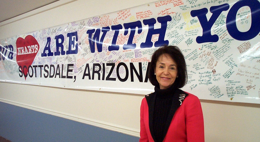 Scottsdale Mayor Visits Pentagon, Sees Banner from Well-Wishers