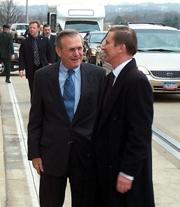 Rumsfeld Welcomes Russian Defense Minister Ivanov to Pentagon