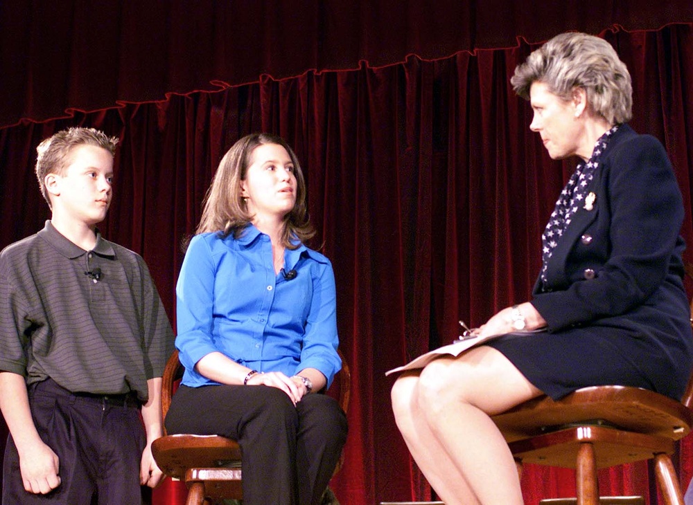 Students in Virginia Beach Respond to Patriotism Webcast