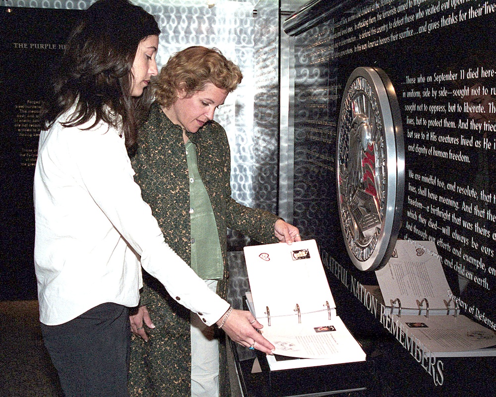 DoD Officials Reflect on 9/11 Memorial Book for Pentagon Attack Victims