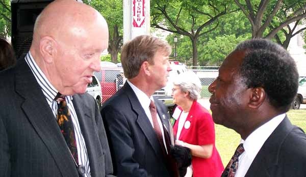 Pentagon Officials Discuss Federal Charity Campaign at Public Service Event