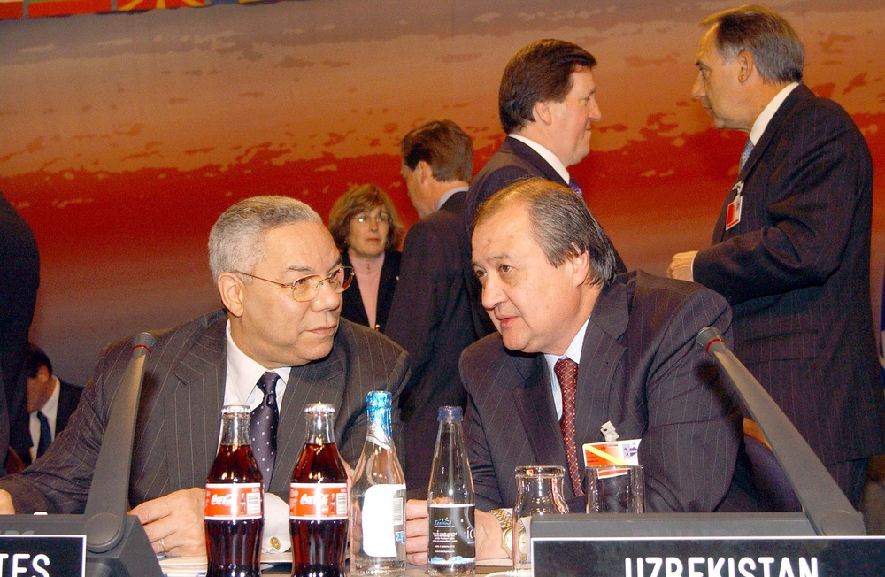 Powell Meets with Uzbekistan Foreign Minister at NATO Meeting in Reykjavik