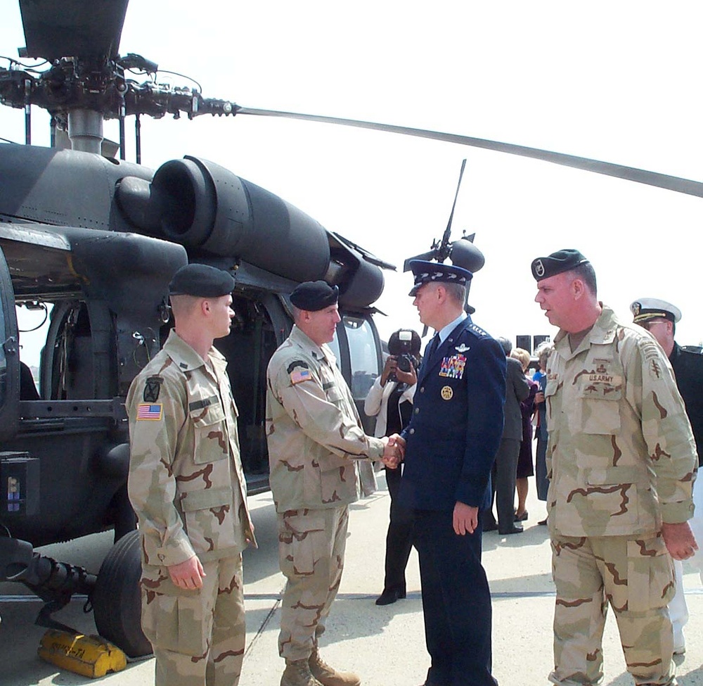 Joint Chiefs Chairman Greets Soldiers at Open House