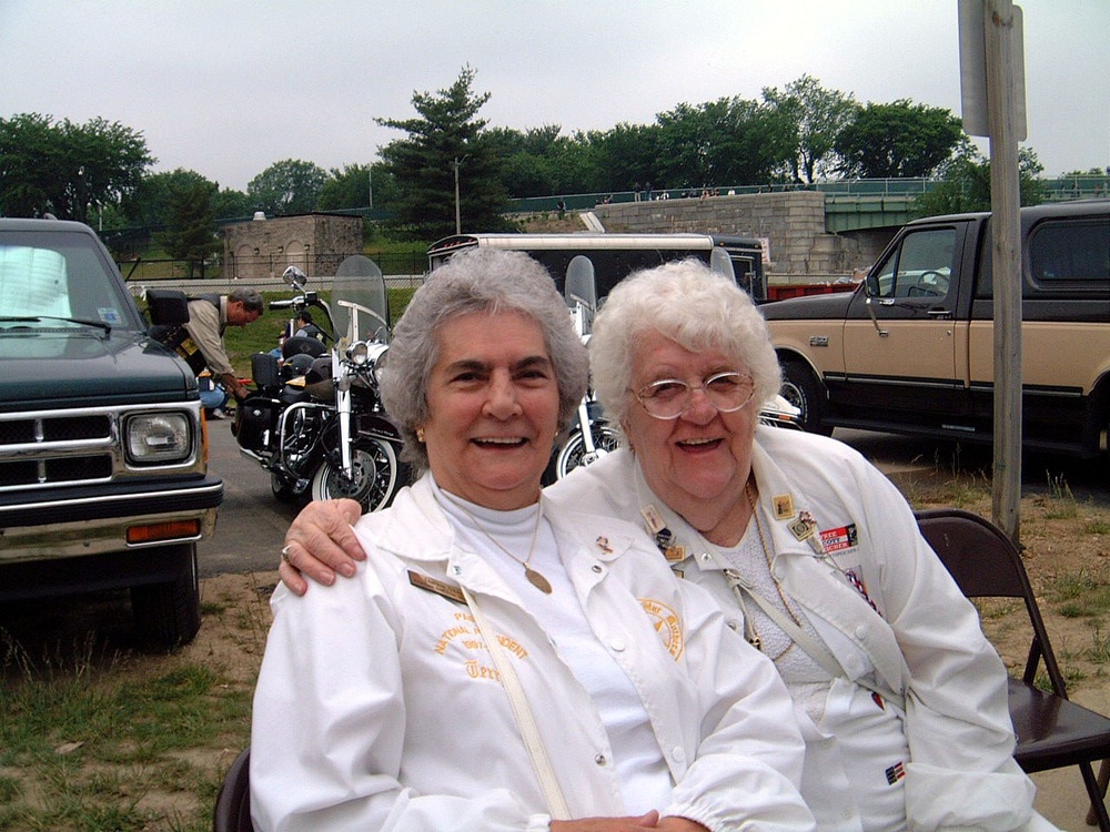 Gold Star Mothers Honor Vietnam Veterans at Rolling Thunder Ride