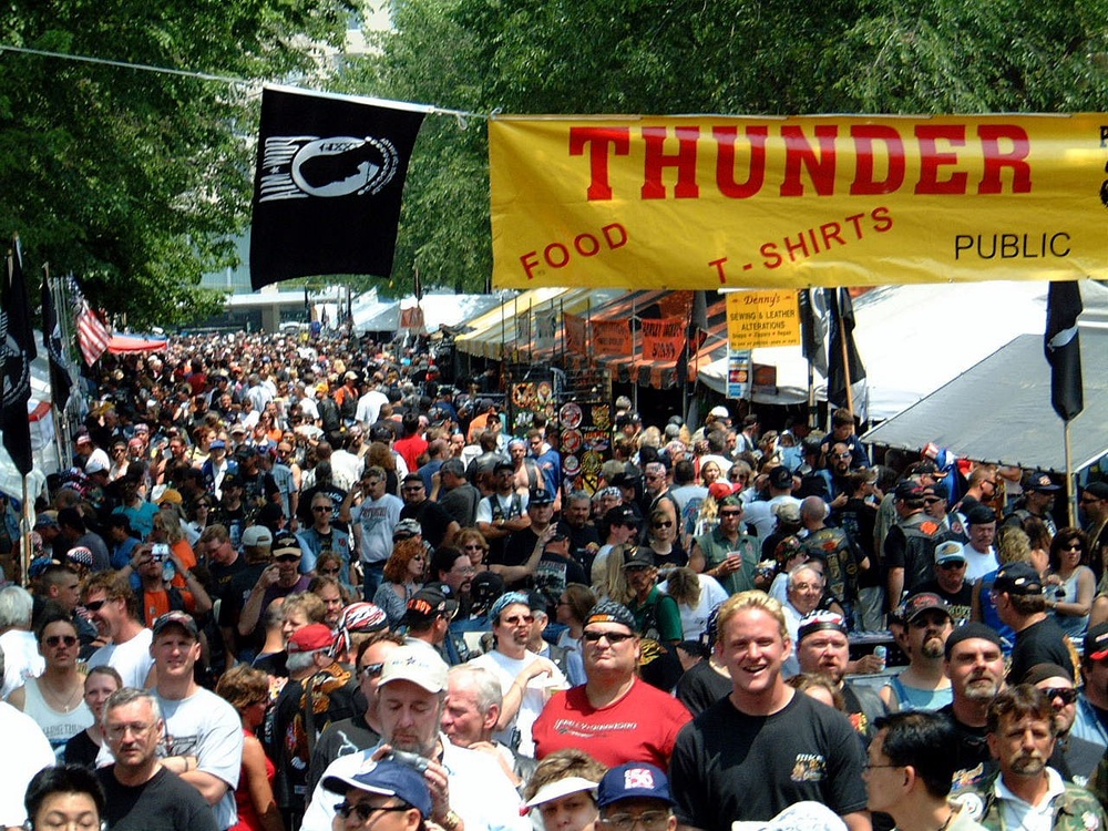 Thousands Gather for Rolling Thunder Ride to Vietnam Memorial